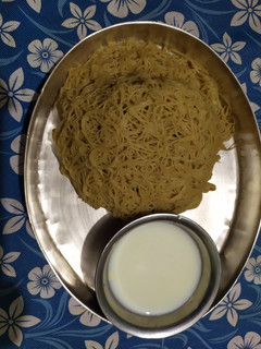 கோதுமை இடியாப்பம் (Kothumai idiappam recipe in tamil) செய்முறை முக்கிய புகைப்படம்