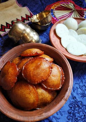 গুড় পিঠে(Gur pithe recipe In Bengali) রেসিপির প্রধান ছবি