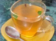 A picture of cloves honey