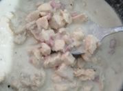 Una foto de pechuga de pollo con tocineta