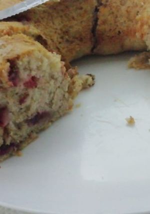 Una foto de Budín vegano con frutos rojos