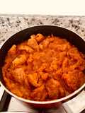 Chicharrón en tomate y chile guajillo