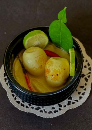 A picture of Gondhoraj Dim / Eggs with Kafir Lime.