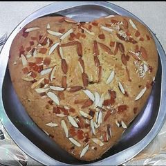 A picture of Heart shape cake.