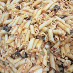 A picture of Chicken Red pasta.
