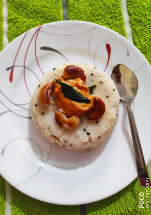 A picture of Cashew Upma with tomato chutney.