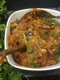 बैंगन का भरता (Baingan Bharta Recipe In Hindi) रेसिपी मुख्य फोटो