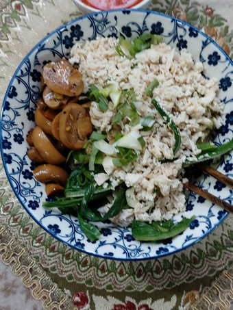Cara Membuat Mie Ayam topping ayam rebus favorit keluarga Untuk Jualan