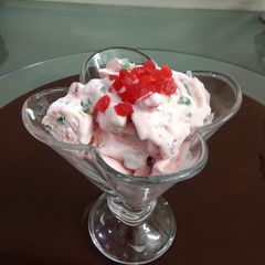 A picture of Tutti fruitti  ice cream.