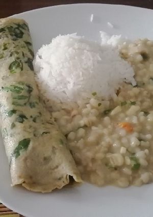 Una foto de Trigo con queso y tortilla de espinaca