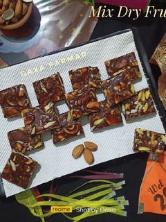 મિક્સ ડ્રાય ફ્રુટસ ચીક્કી (Mix Dry Fruits Chikki Recipe in Gujar રેસીપી મુખ્ય ફોટો