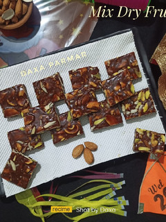 મિક્સ ડ્રાય ફ્રુટસ ચીક્કી (Mix Dry Fruits Chikki Recipe in Gujar રેસીપી મુખ્ય ફોટો