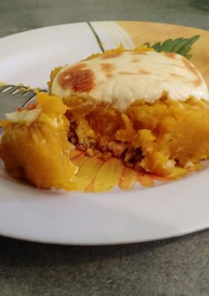 Una foto de Pastel de calabaza y papa, con relleno de pollo. (Receta ligth)