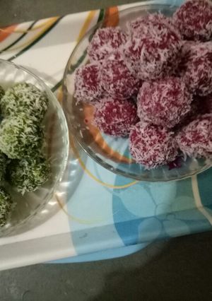 પાલક અને બીટ લાડુ (Palak Beetroot Ladoo Recipe In Gujarati) રેસીપી મુખ્ય ફોટો
