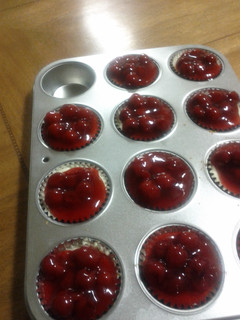 A picture of mini cheesecakes.