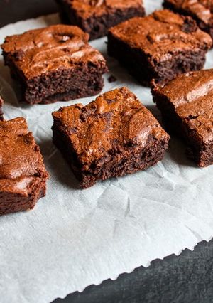 Une photo de Brownie 100 % chocolat, fondant et croustillant