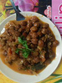 கறுப்பு கொண்டைக்கடலை மசாலா (Karuppu kondakadalai masala recipe in tamil) செய்முறை முக்கிய புகைப்படம்