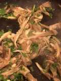 Cogumelos Pleurotus com Alho e Coentros
