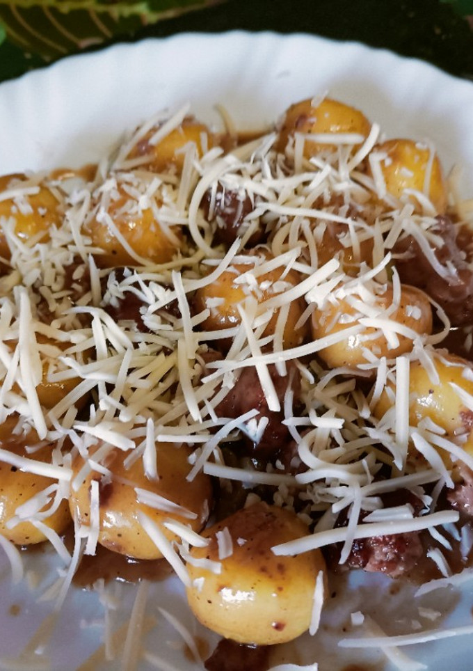 Una foto de Gnocchi con longaniza a la salsa de vermut
