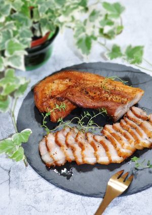 《影音食譜烤箱料理》椒鹽鹹五花 的食譜成品照片