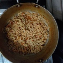A picture of Yummy maggie.