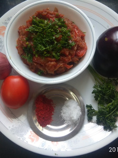बैंगन का भरता (baingan ka bharta recipe in Hindi) रेसिपी मुख्य फोटो