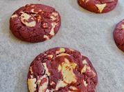 Una foto de cookies red velvet
