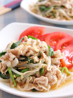 A picture of Cold Shabu-Shabu Style Salad with Pork, Garlic Chives, and Bean Sprouts.