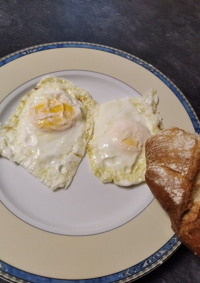 Una foto de Huevos fritos en Lékué (microondas)