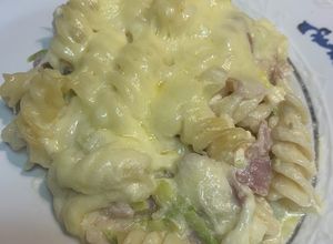 O poză a rețetei Paste gratinate cu dovlecel și jambon.