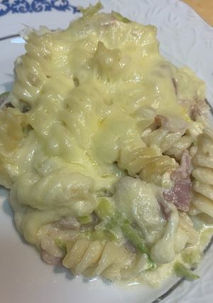 O poză a rețetei Paste gratinate cu dovlecel și jambon.
