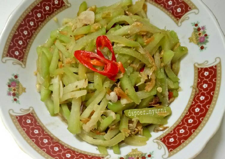 Bagaimana mengolah Tumis Labu Siam Anti Gagal