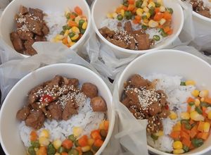 Foto resep Shogayaki Chicken Sesame Rice Bowl (Ayam Tumis Jahe Kecap dengan Wijen)