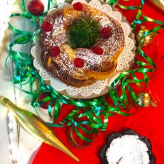 A picture of Christmas -Cinnamon wreath Bread.