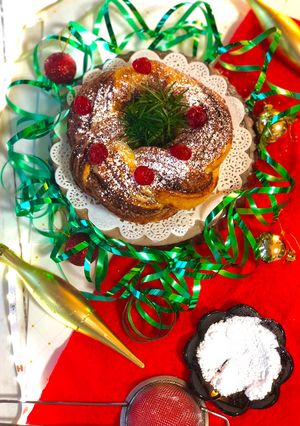 A picture of Christmas -Cinnamon wreath Bread.