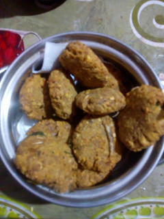 வாழைப்பூ வடை (Vaazhaipoo vadai recipe in tamil) செய்முறை முக்கிய புகைப்படம்