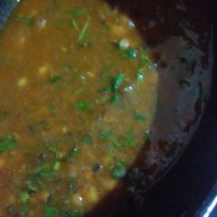 A picture of White Lobia in Gravy.