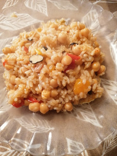 Una foto de 264. Arroz meloso de verduras y garbanzos con trufa