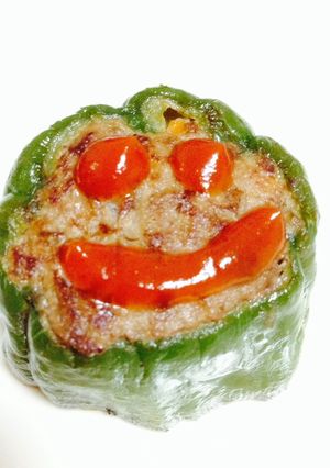 A picture of Kid-Friendly Sliced Bell Pepper Meat Stuffing.