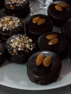 Una foto de Alfajores de chocolate tipo marplatense
