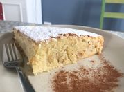 Una foto di torta di mele allo yogurt e cannella
