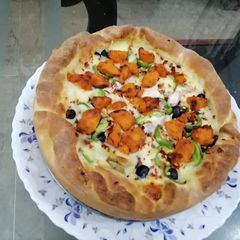 A picture of Deep pan pizza.