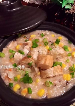 A picture of Chicken, Corn, and Mushroom Congee.