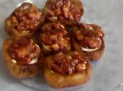 Una foto de tostones relleno
