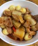 Thịt kho tàu trứng cút