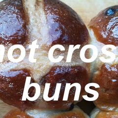A picture of Hot cross buns.