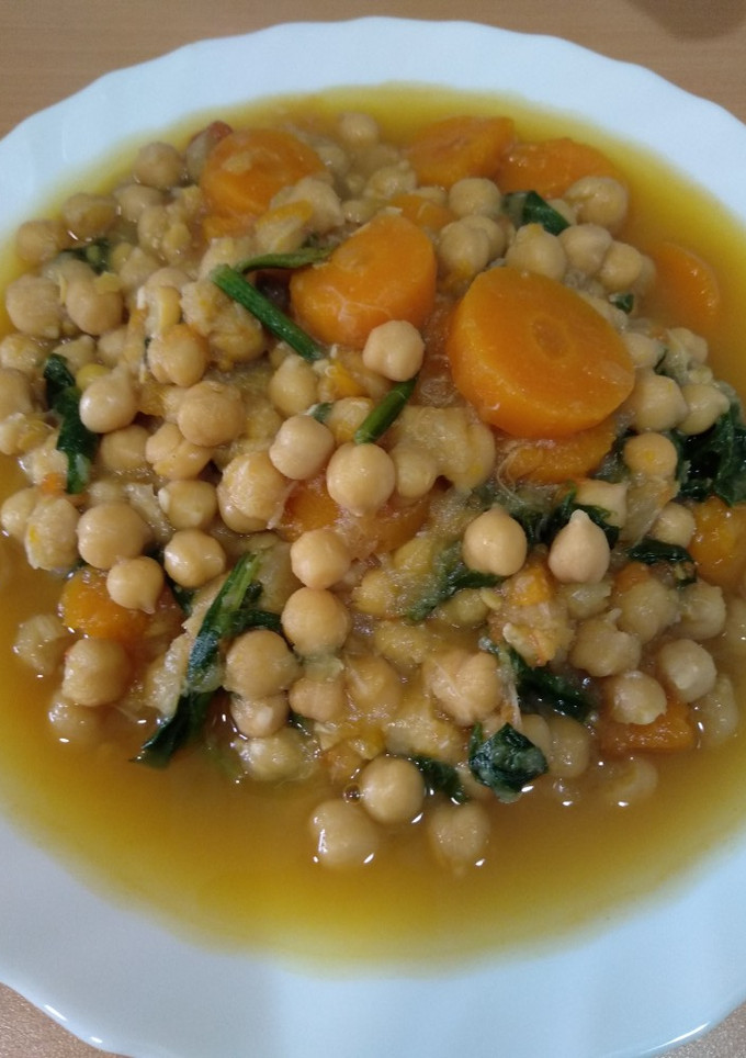 Una foto de Garbanzos con col y espinacas