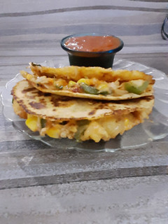 ઇન્ડો મેક્સીકન ટાકોઝ (Indo Mexican Tacos Recipe In Gujarati) રેસીપી મુખ્ય ફોટો