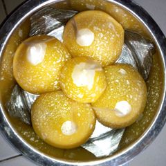 A picture of Eba.
