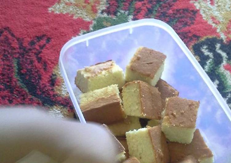 Bagaimana Menyiapkan Bolu Jadul Ekonomis 2 telur, Menggugah Selera